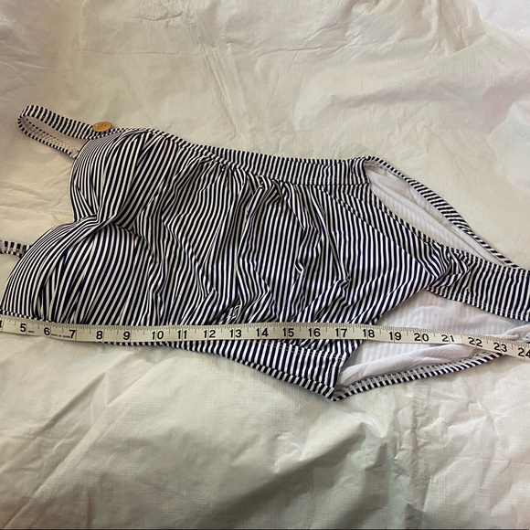 NWT NipTuck striped swimsuit - Picture 4 of 8
